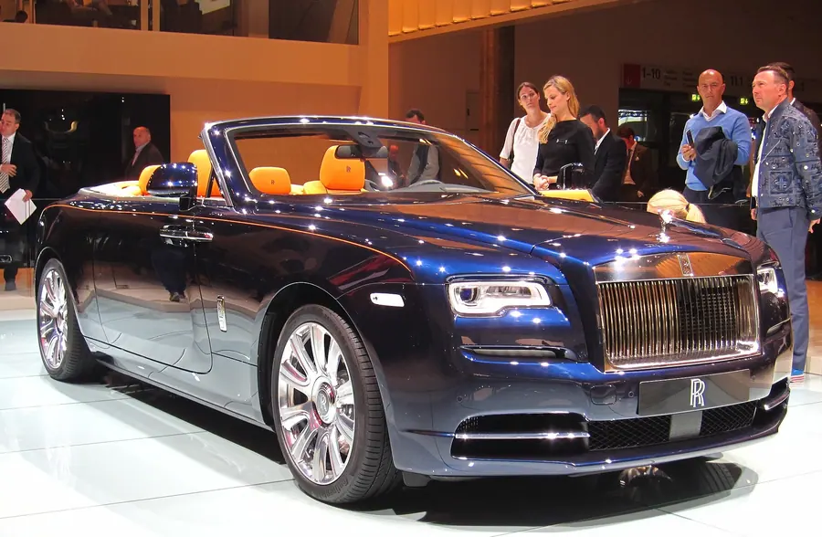 Фото ROLLS-ROYCE Dawn 2017