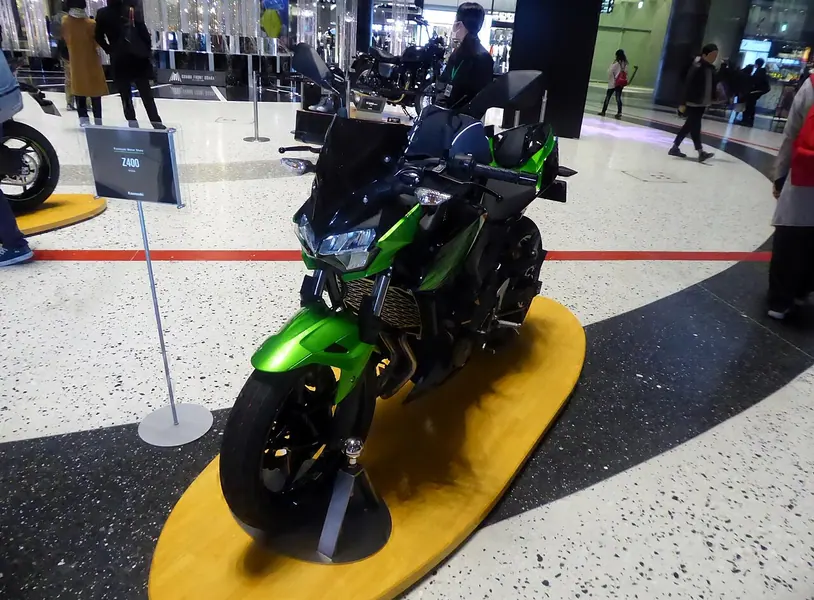 Фото Kawasaki Z400 2021