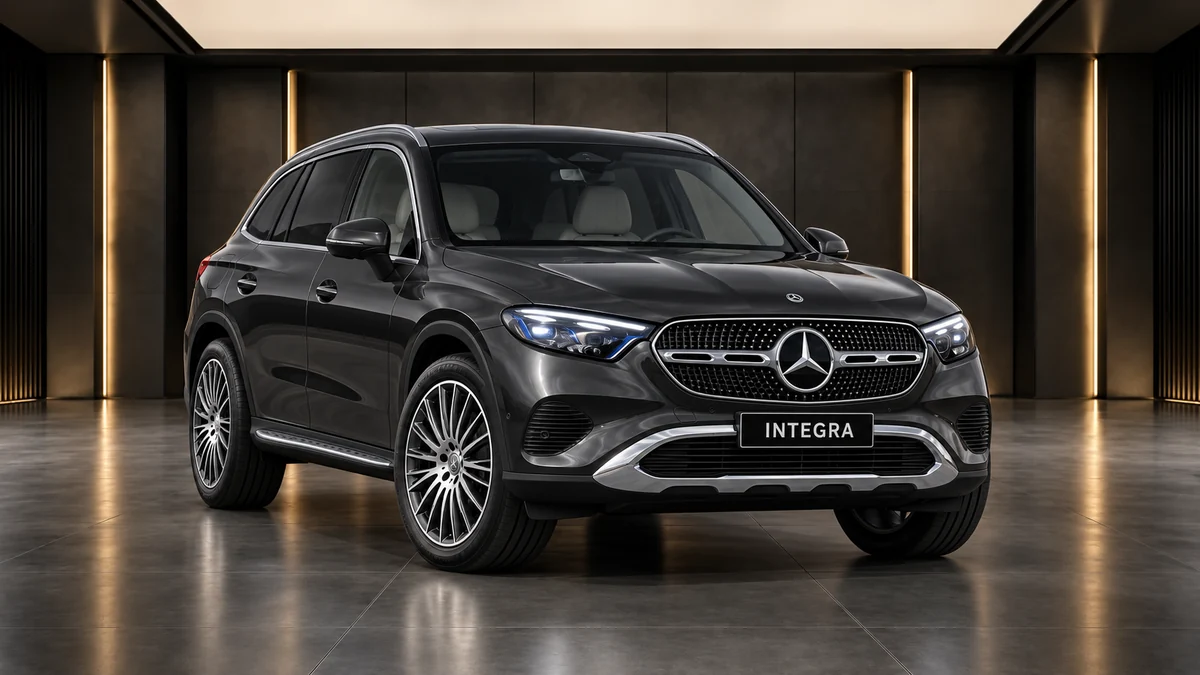 Студийная визуализация MERCEDES-BENZ GLC L SUV 2023