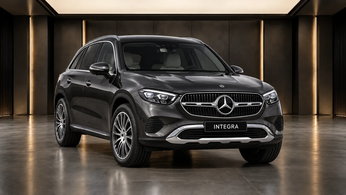 Студийная визуализация MERCEDES-BENZ GLC SUV 2023