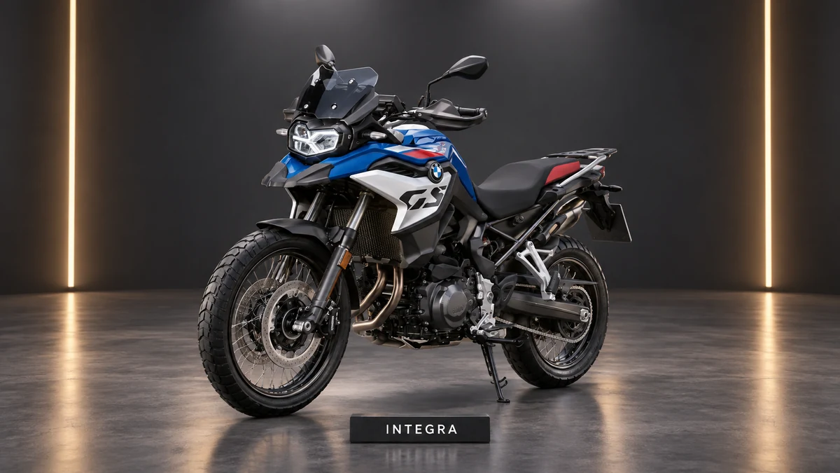 Студийная визуализация BMW Motorrad F 800 GS Adventure 2024
