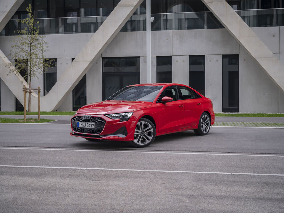 Audi A3 2025: фото модельного ряда; комплектация и длина кузова могут отличаться