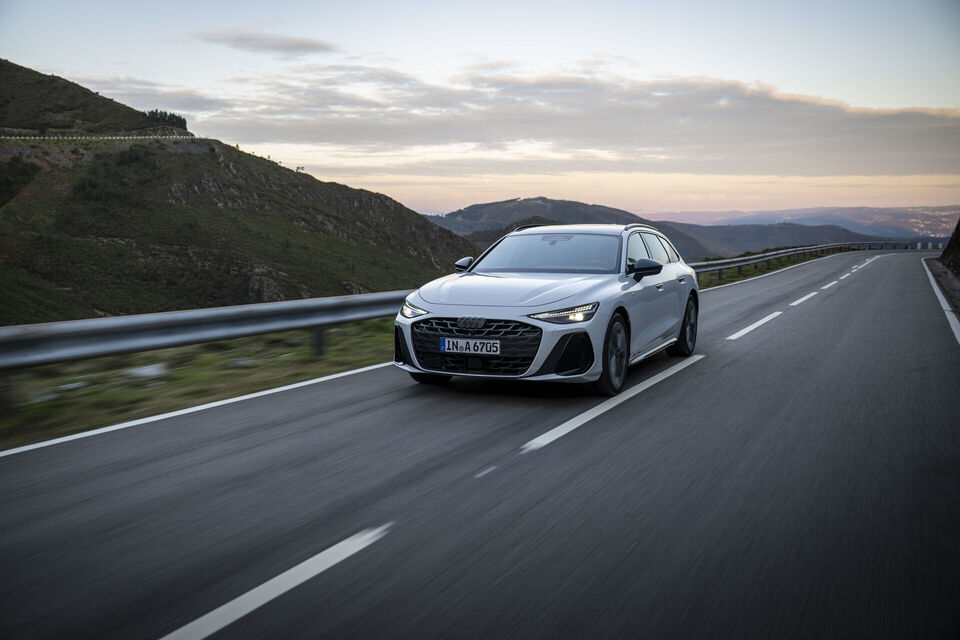 Audi A6 Avant 2026: фото модельного ряда; комплектация и длина кузова могут отличаться