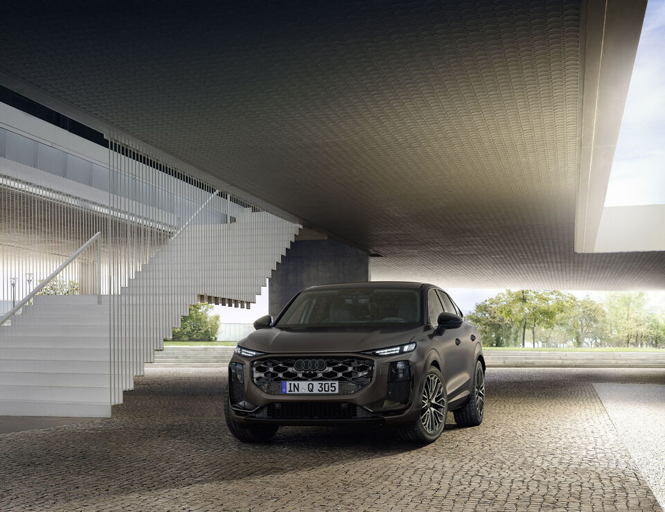 Audi Q3 Sportback 2026: фото модельного ряда; комплектация и длина кузова могут отличаться