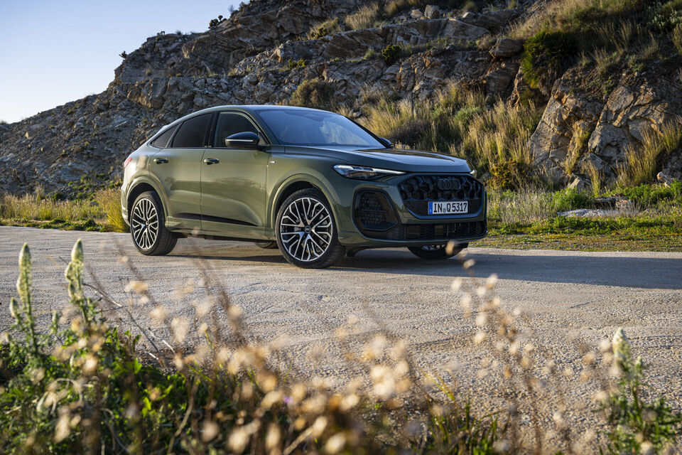 Audi Q5 Sportback 2025: фото модельного ряда; комплектация и длина кузова могут отличаться