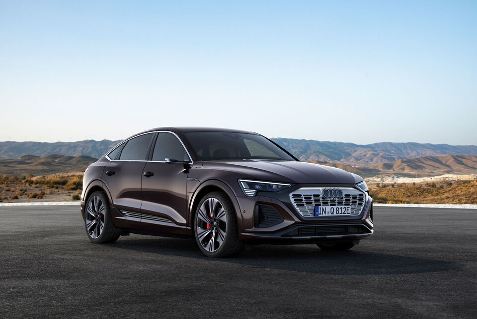 Audi Q8 e-tron Sportback 2024: фото модельного ряда; комплектация и длина кузова могут отличаться