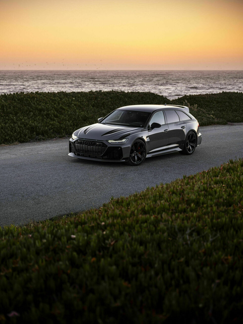 Audi RS6 Avant GT 2025: фото модельного ряда; комплектация и длина кузова могут отличаться