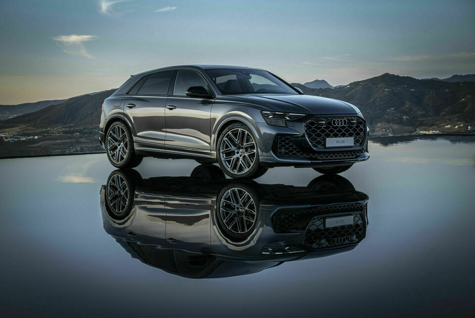 Audi RS Q8 2025: фото модельного ряда; комплектация и длина кузова могут отличаться