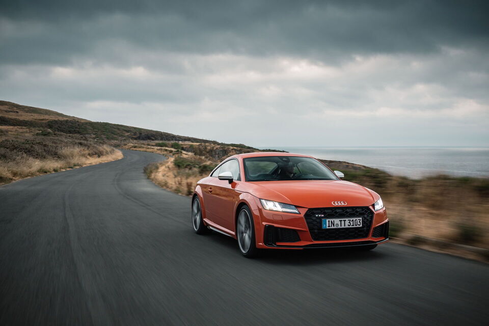 Audi TTS Coupe 2023: фото модельного ряда; комплектация и длина кузова могут отличаться