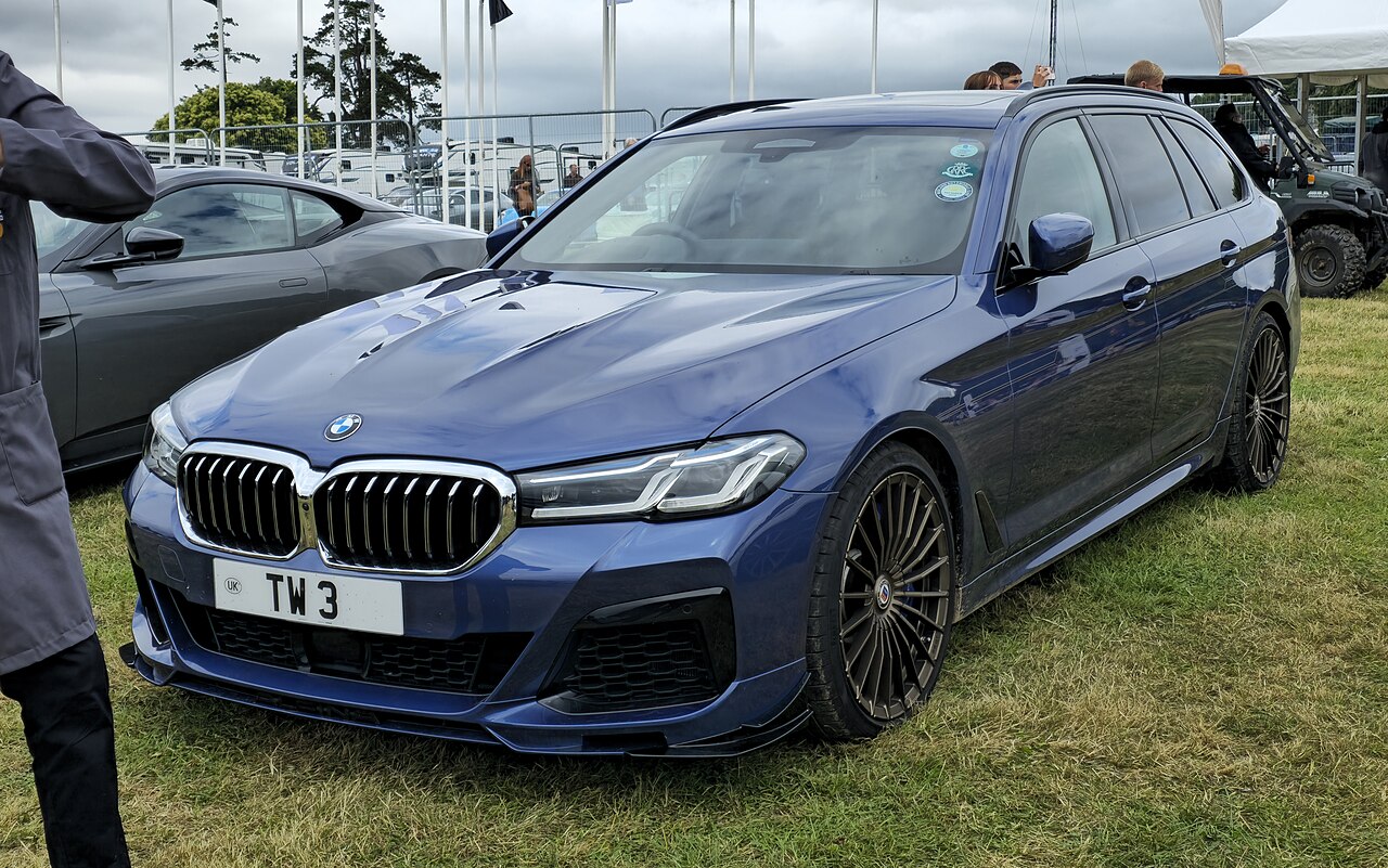 BMW ALPINA B5 2024 - вид спереди для выбора лекал PPF автомобиля