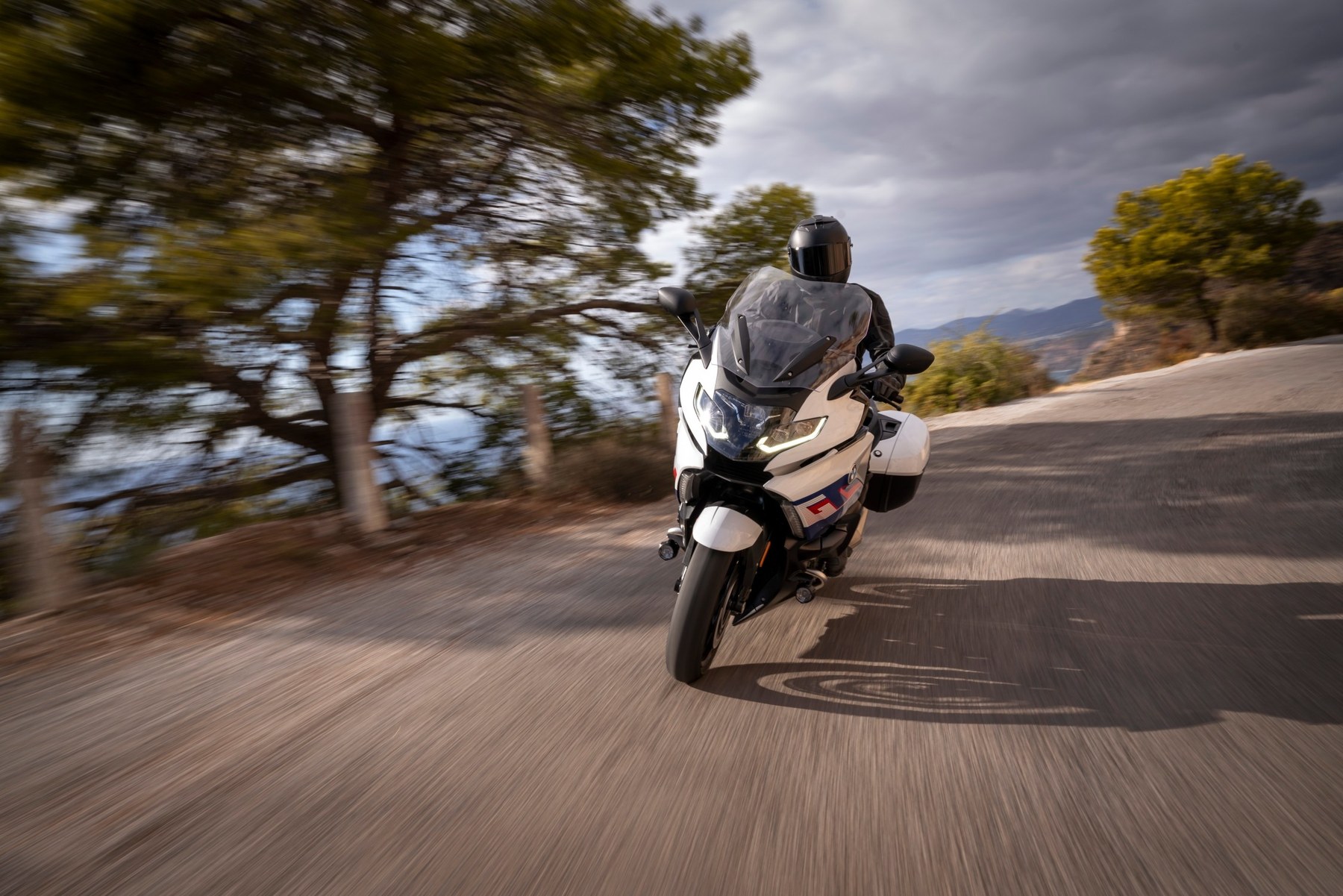 BMW Motorrad K 1600 GT 2022 - вид спереди для выбора автомобильных лекал PPF