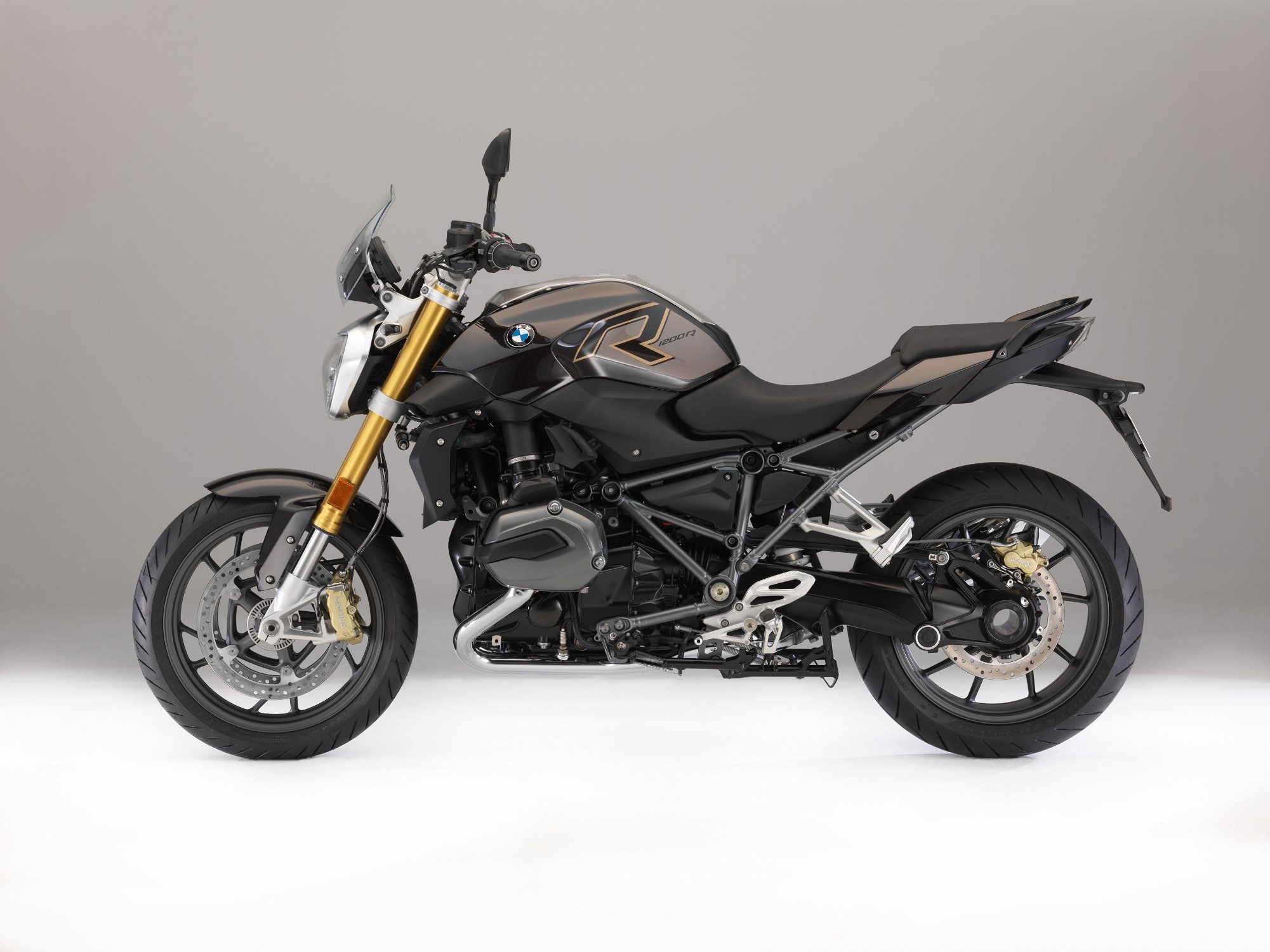 BMW Motorrad R 1200 R 2017 - вид спереди для выбора автомобильных лекал PPF