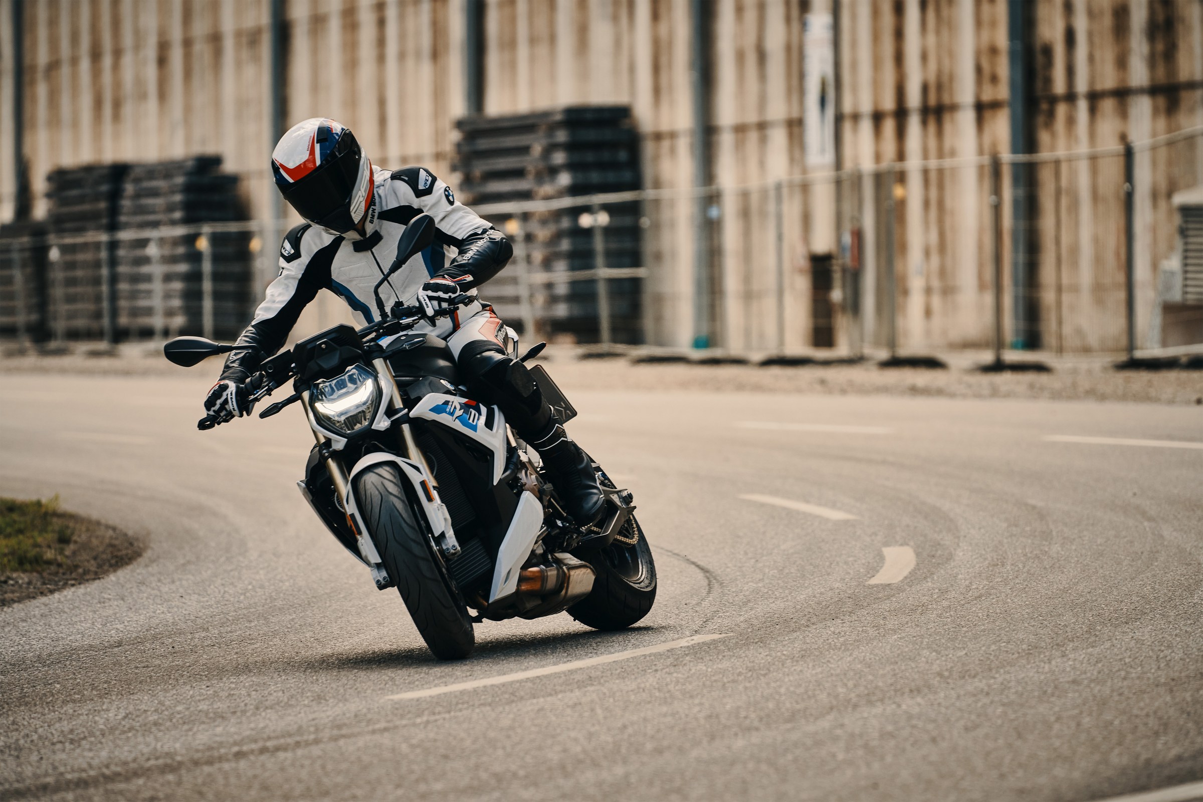 BMW Motorrad S 1000 R 2022 - вид спереди для выбора автомобильных лекал PPF