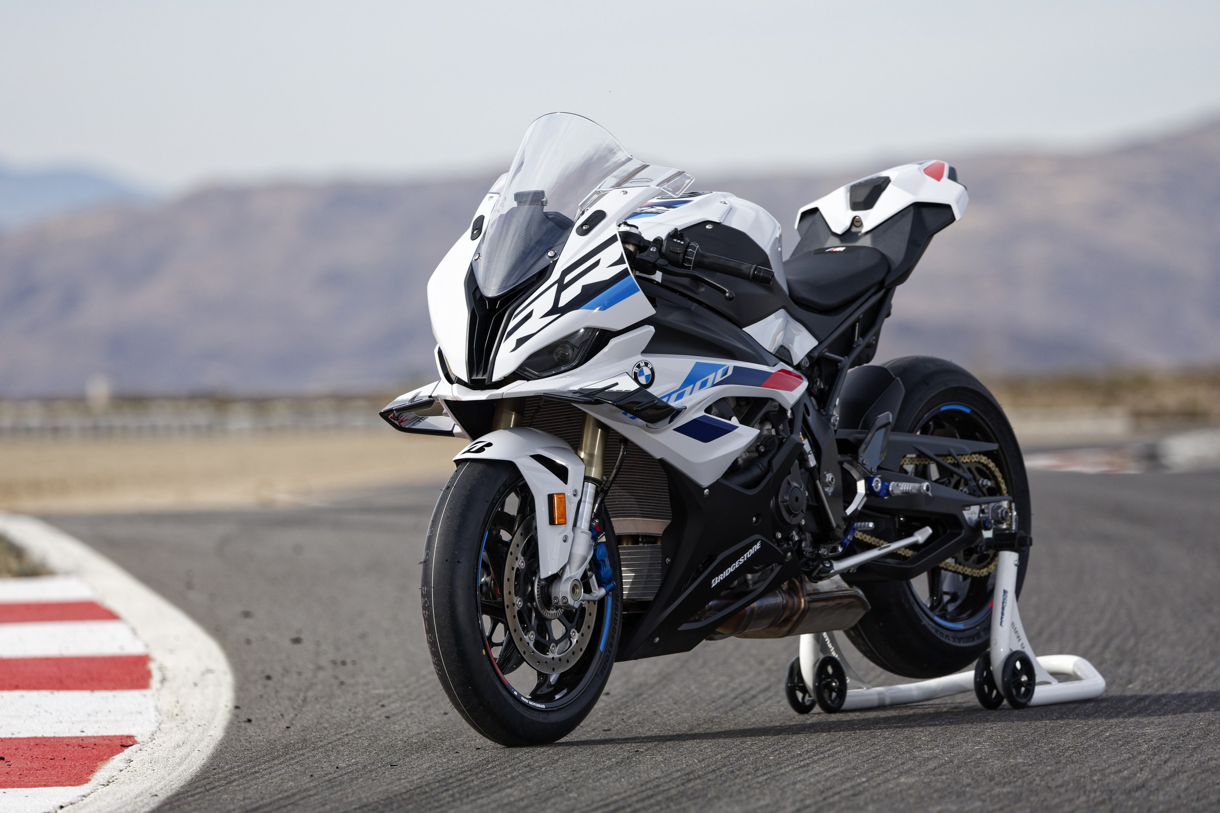 BMW Motorrad S 1000 RR 2022 - вид спереди для выбора автомобильных лекал PPF
