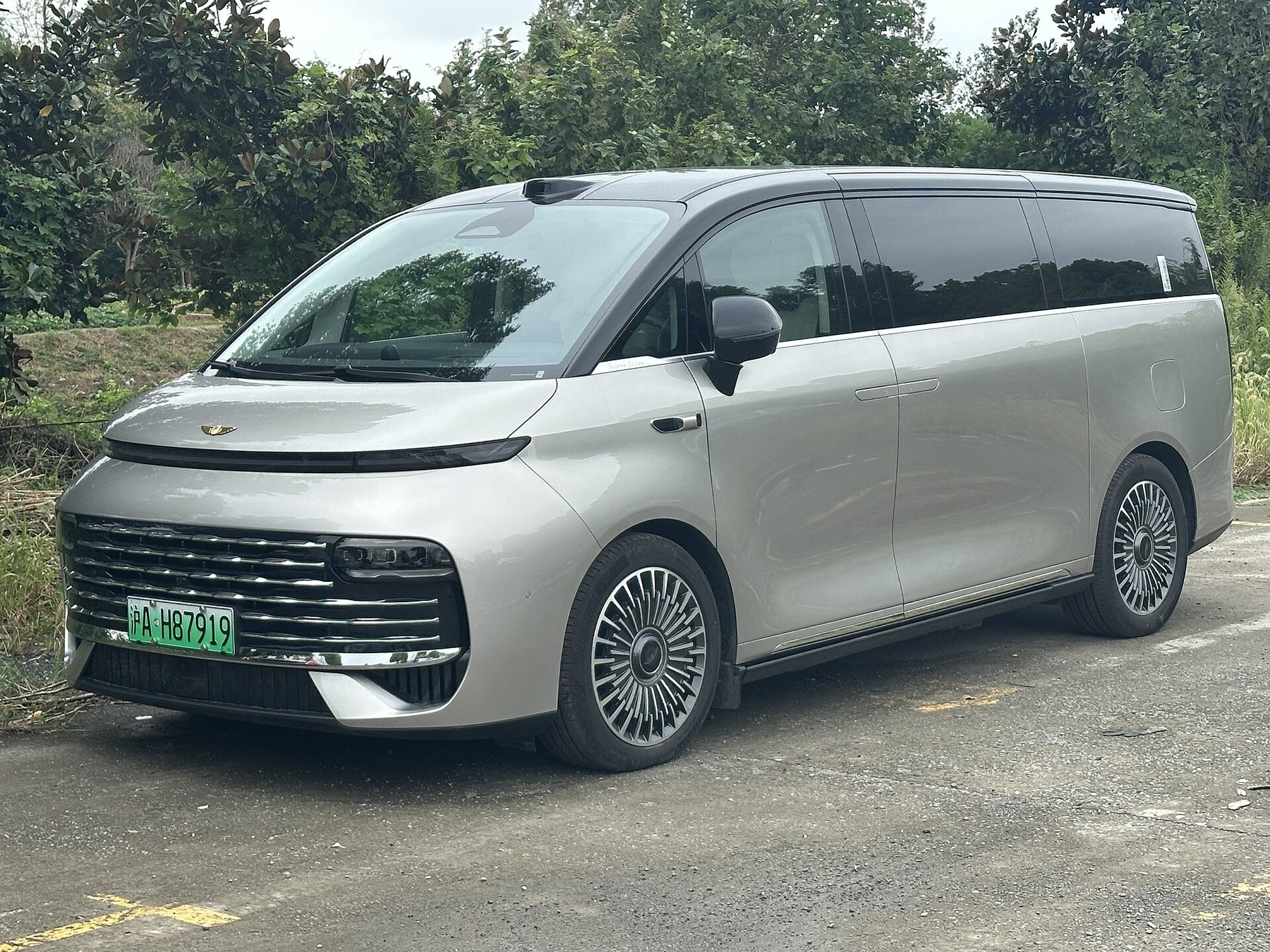 GEELY Galaxy V900 2026 - вид спереди для выбора лекал PPF автомобиля