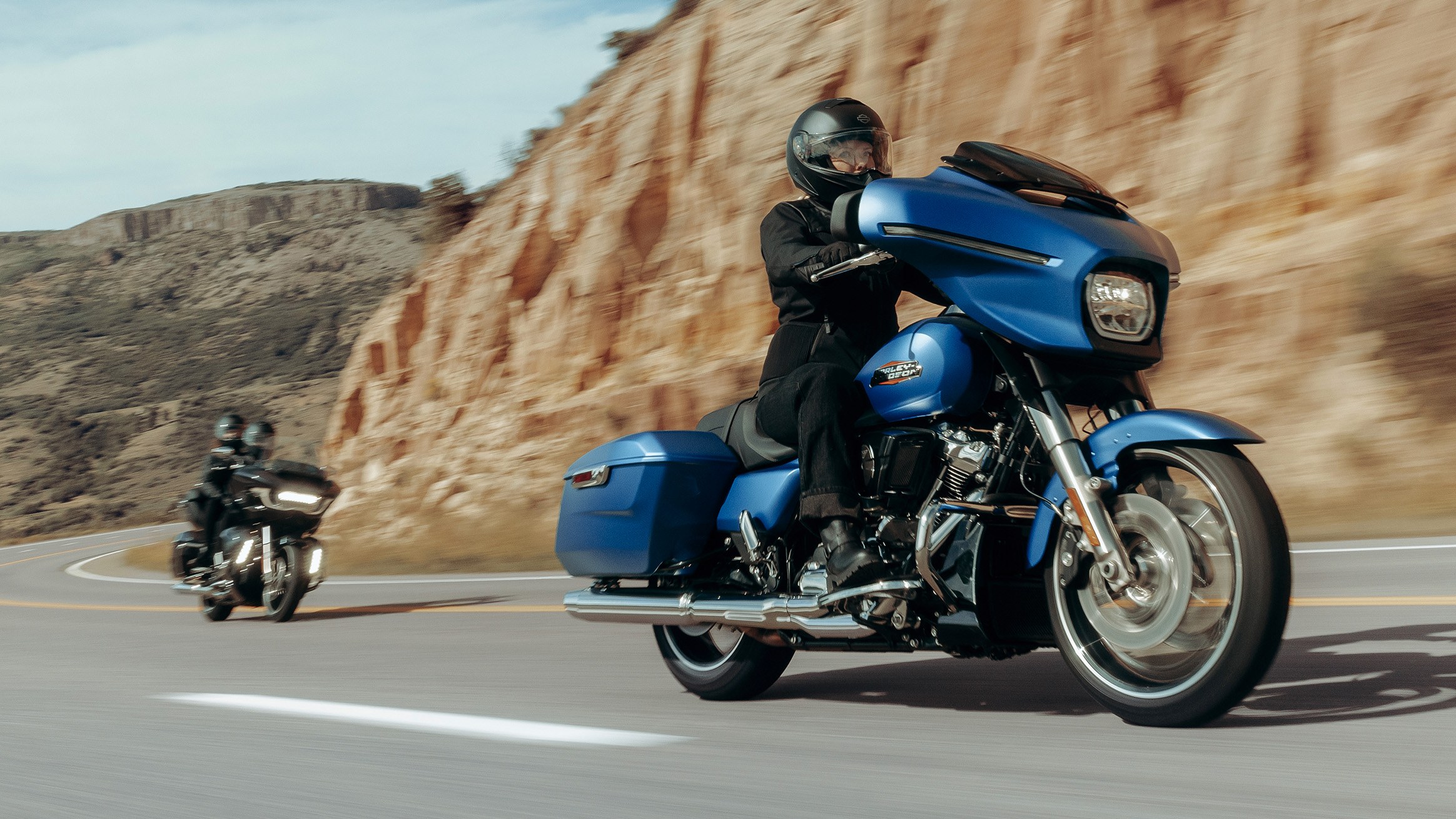 Harley-Davidson Touring Street Glide 2023, общий вид