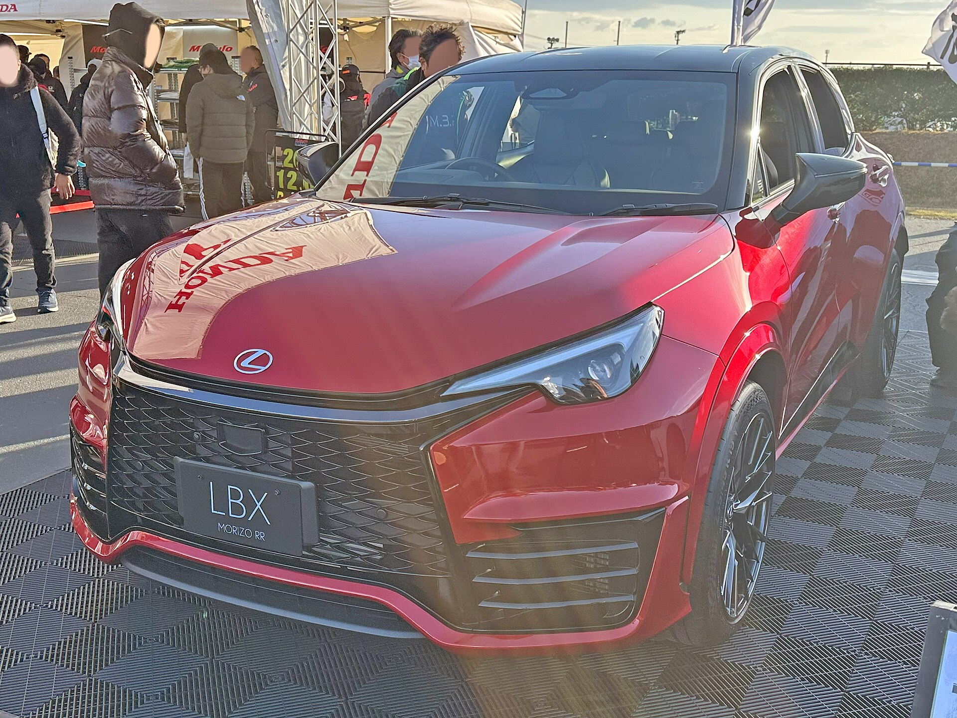 Lexus LBX 2025 - вид спереди для выбора лекал PPF автомобиля
