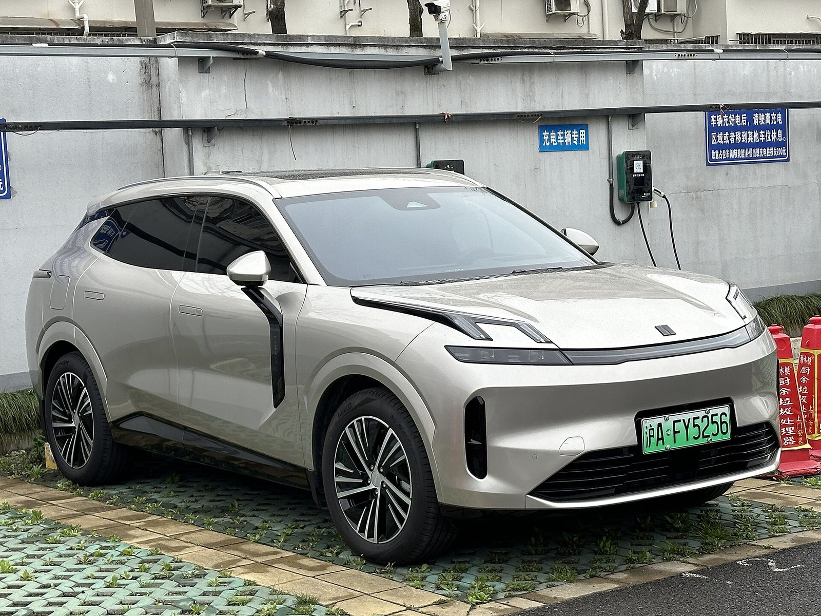LYNK & CO 08 2023 - вид спереди для выбора лекал PPF автомобиля