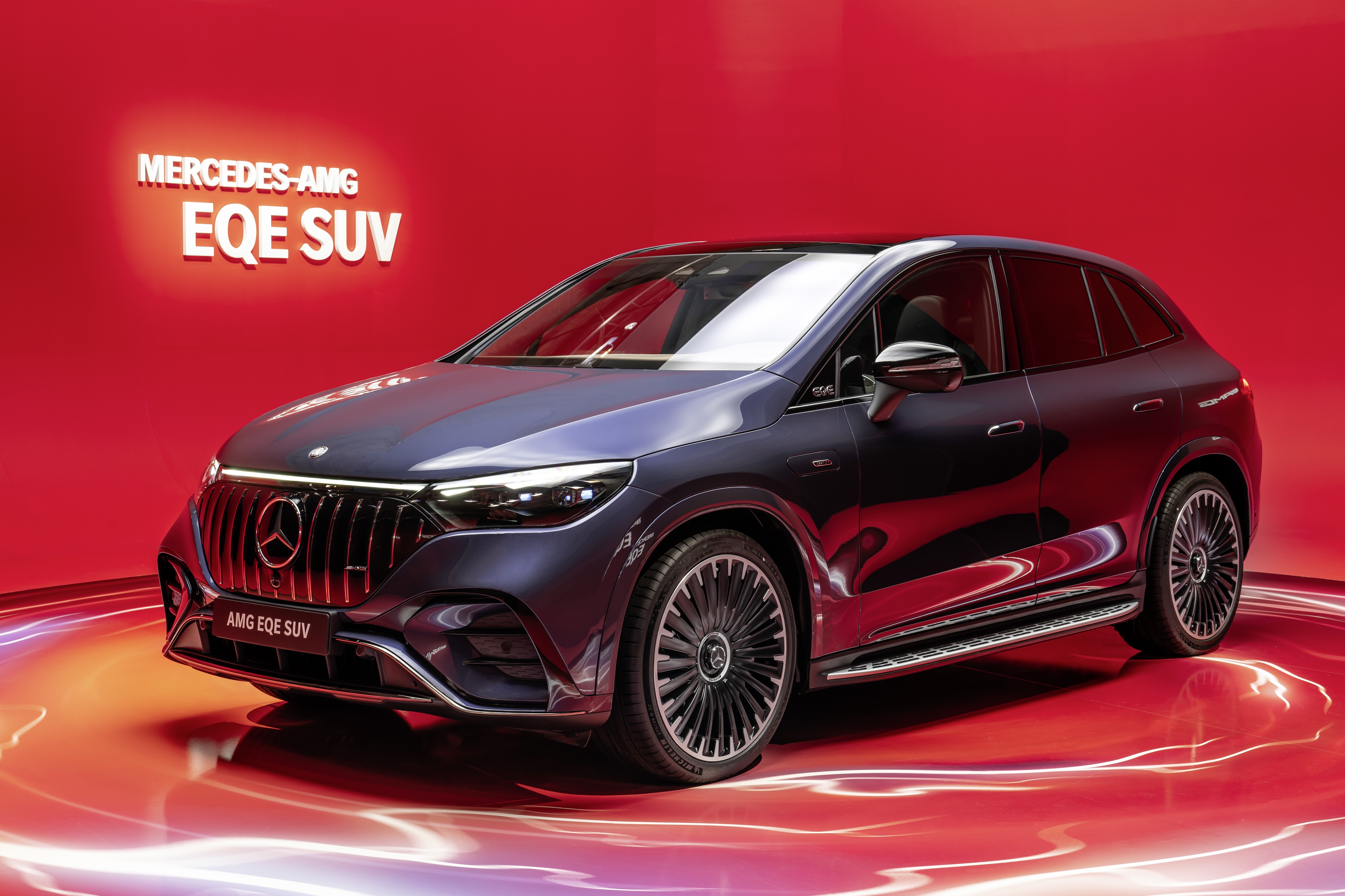MERCEDES-BENZ AMG EQE SUV 2024 - вид спереди для выбора лекал PPF автомобиля