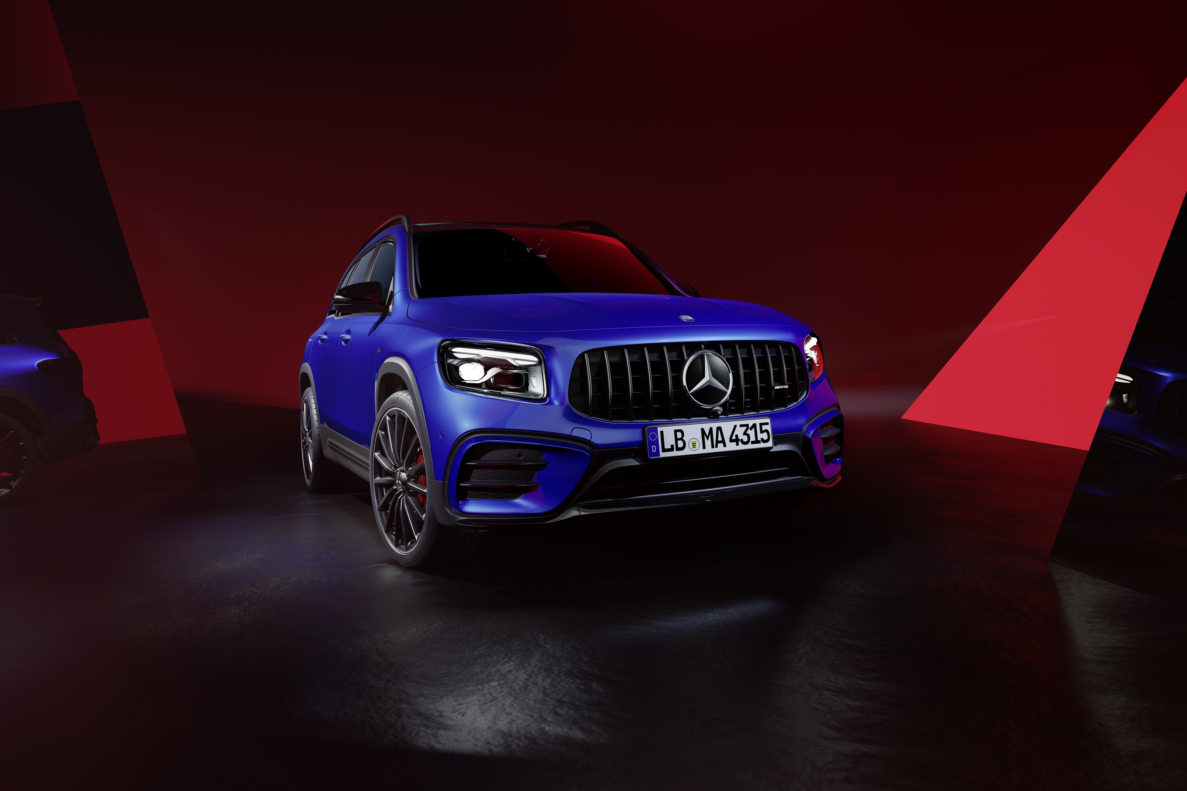 MERCEDES-BENZ AMG GLB SUV 2024 - вид спереди для выбора лекал PPF автомобиля