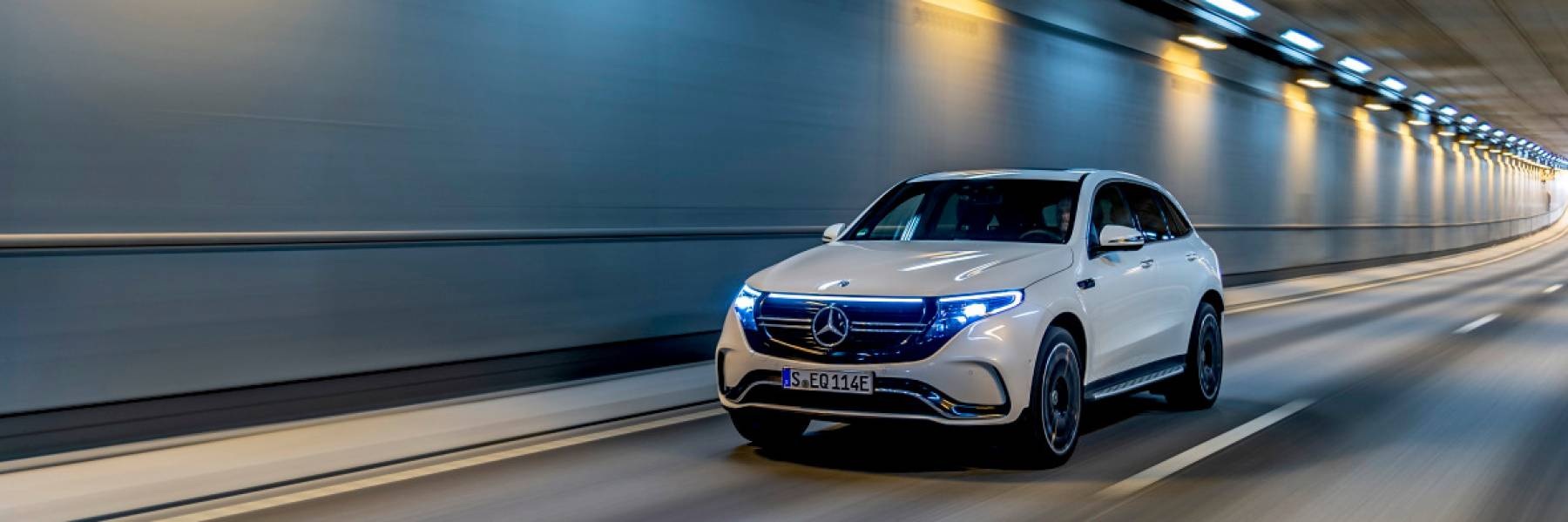 MERCEDES-BENZ EQC 2020 - вид спереди для выбора лекал PPF автомобиля