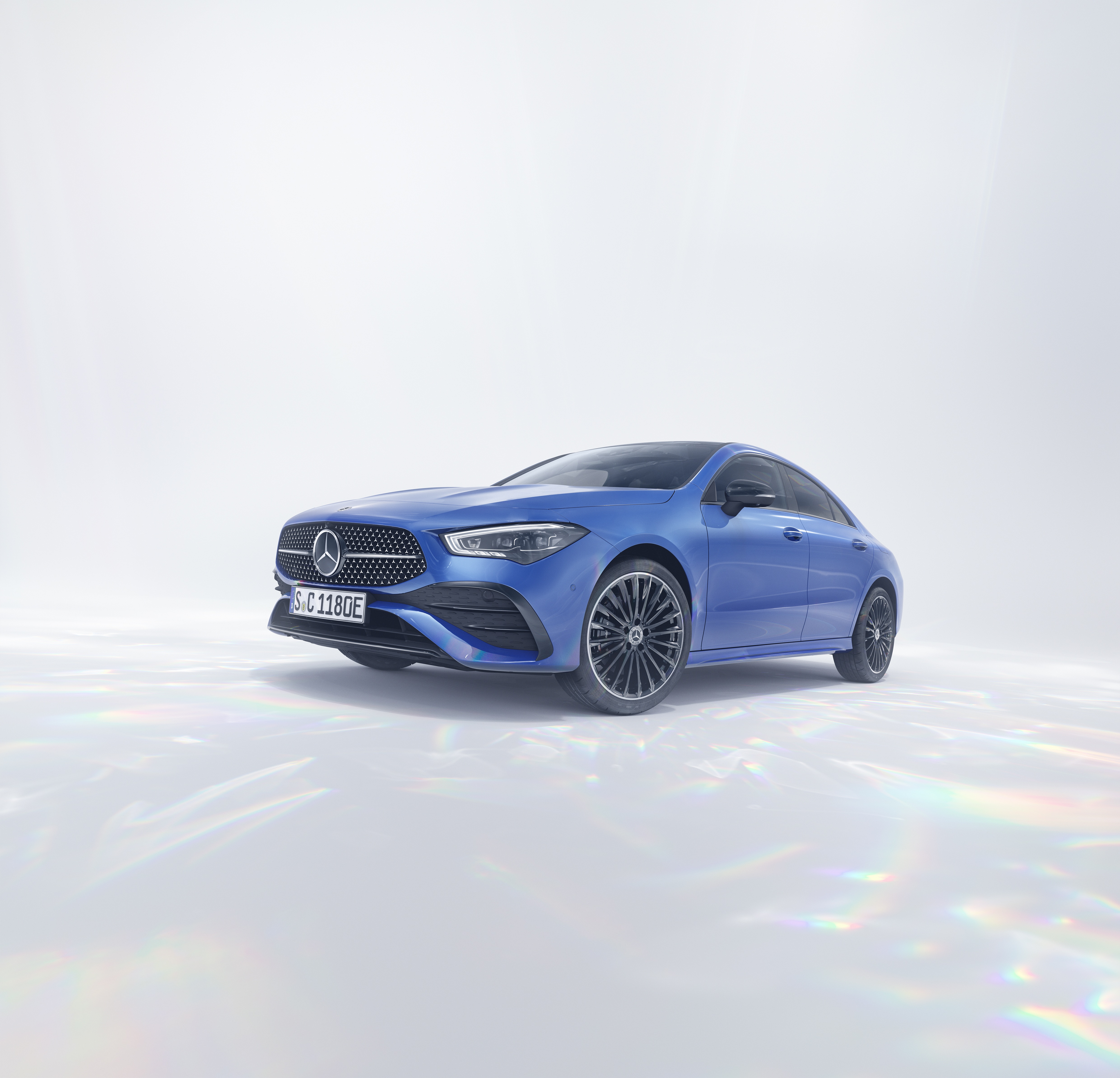 MERCEDES-BENZ CLA Sedan 2024 - вид спереди для выбора лекал PPF автомобиля
