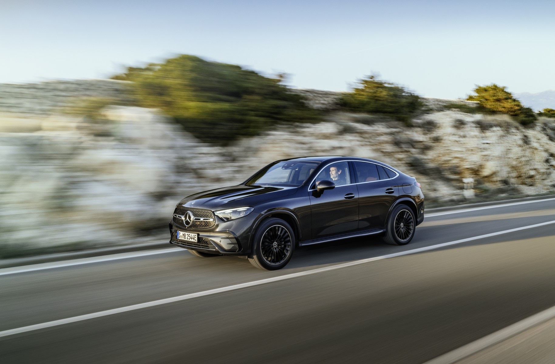 MERCEDES-BENZ GLC SUV Coupe 2024 - вид спереди для выбора лекал PPF автомобиля