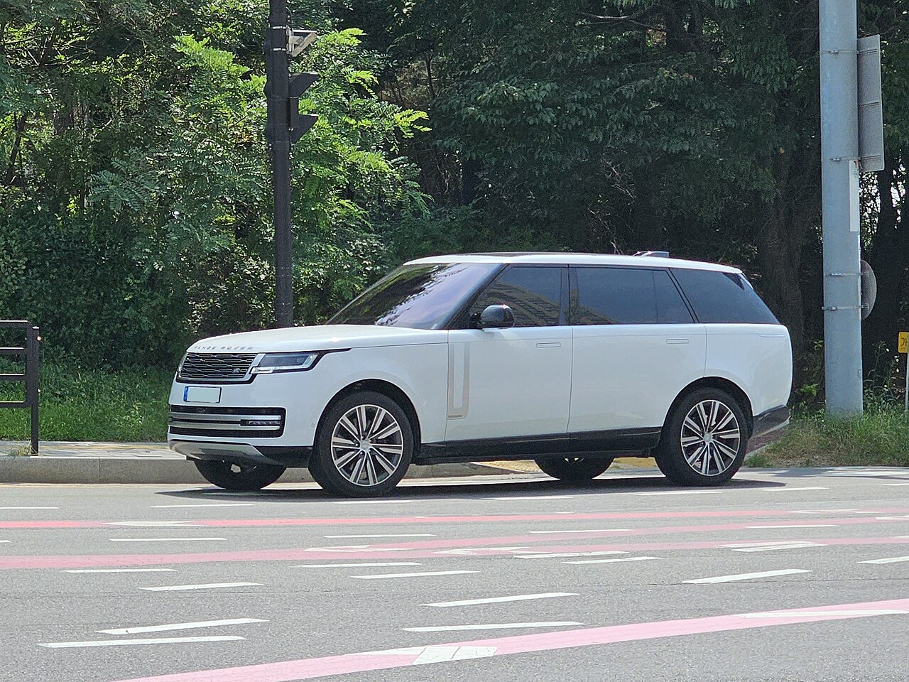 RANGE ROVER Range Rover LWB 2026 - вид спереди для выбора автомобильных лекал PPF