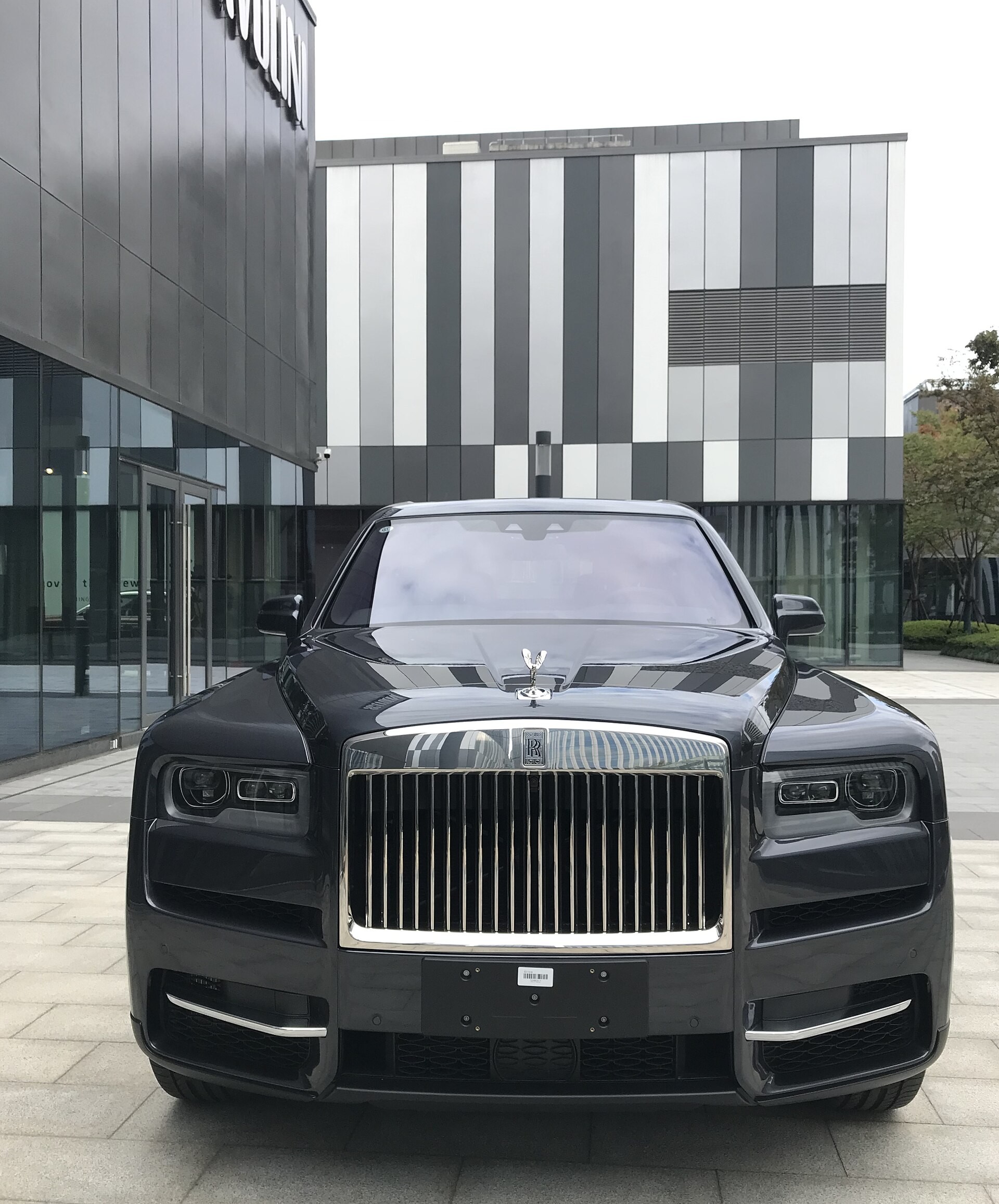 ROLLS-ROYCE Cullinan 2020 - вид спереди для выбора автомобильных лекал PPF