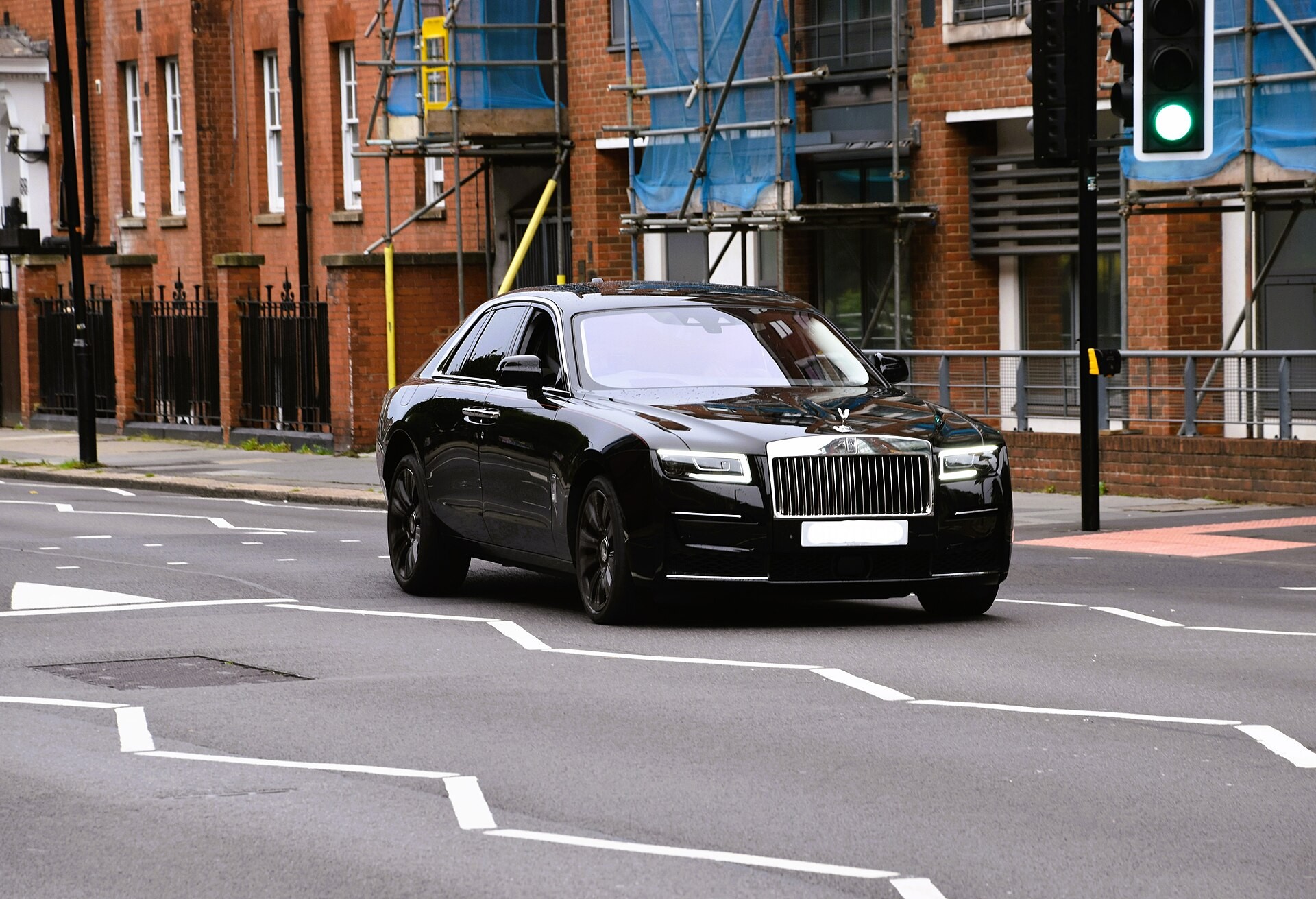 ROLLS-ROYCE Ghost LWB 2021 - вид спереди для выбора автомобильных лекал PPF