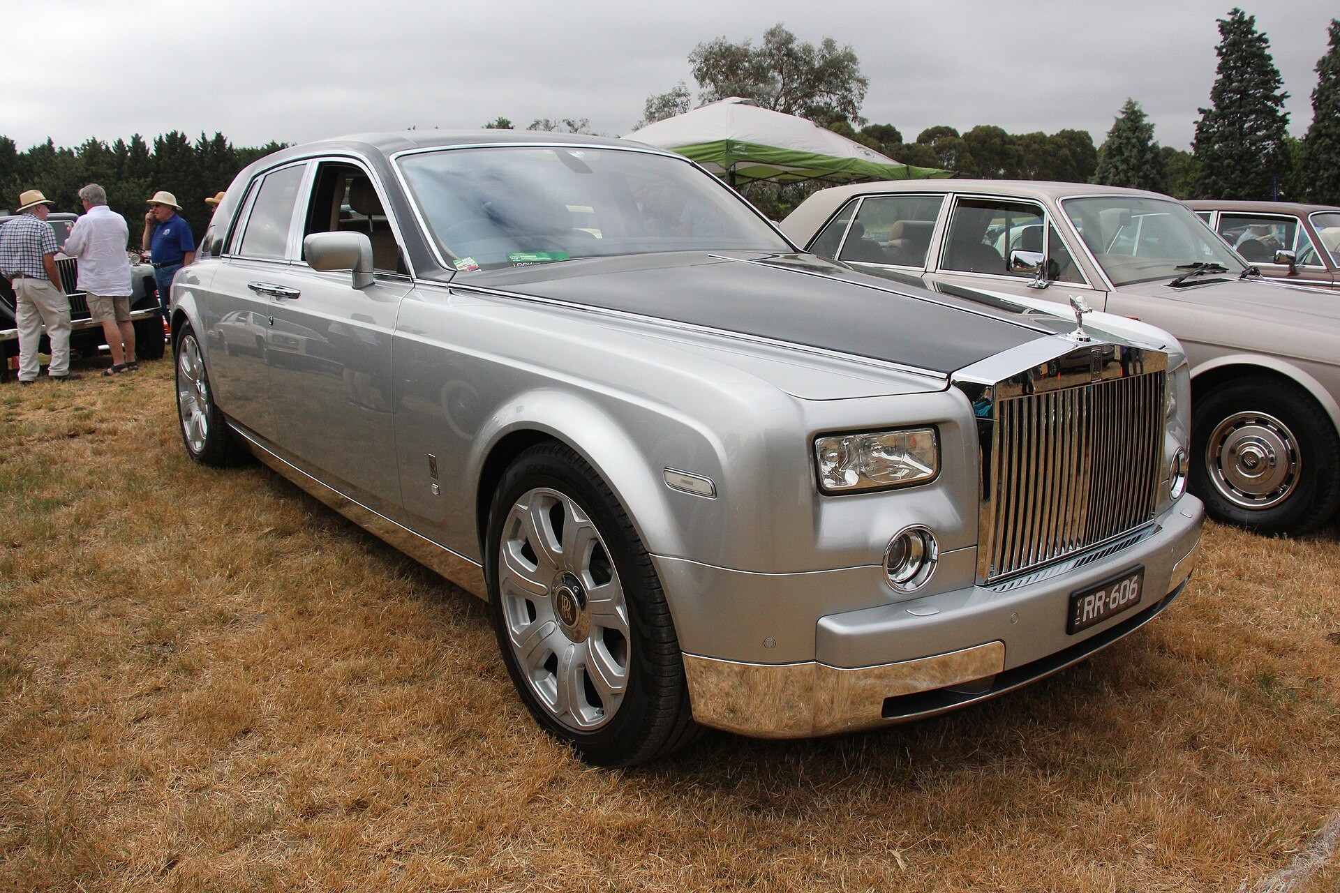 ROLLS-ROYCE Phantom 2017 - вид спереди для выбора автомобильных лекал PPF