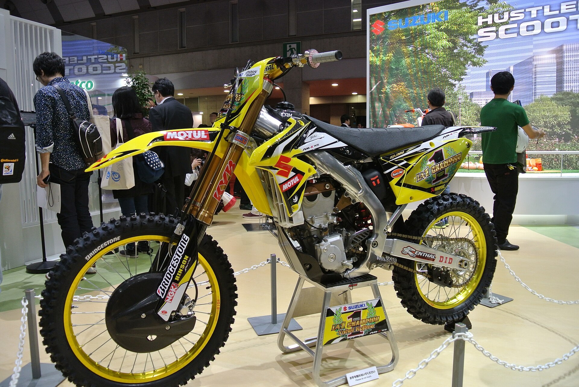Suzuki RM-Z450 2017, общий вид