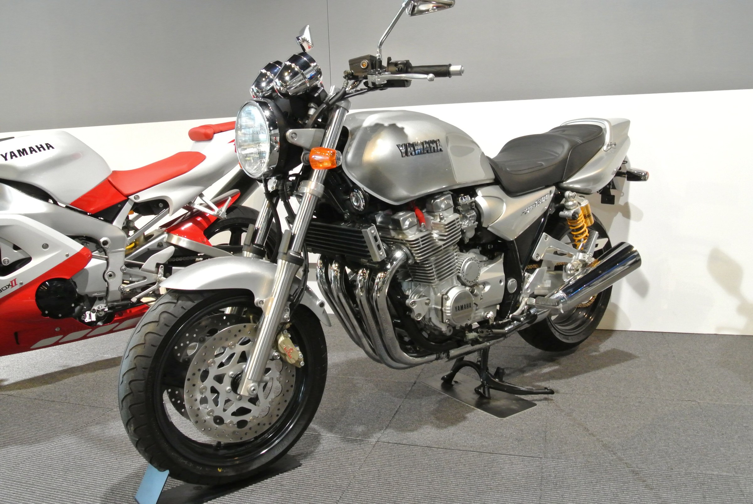 Yamaha XJR 1300 2015, общий вид
